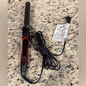 Like New CHI LAVA 1 Inch Volcanic Ceramic Curling Iron
SKU: GF8329